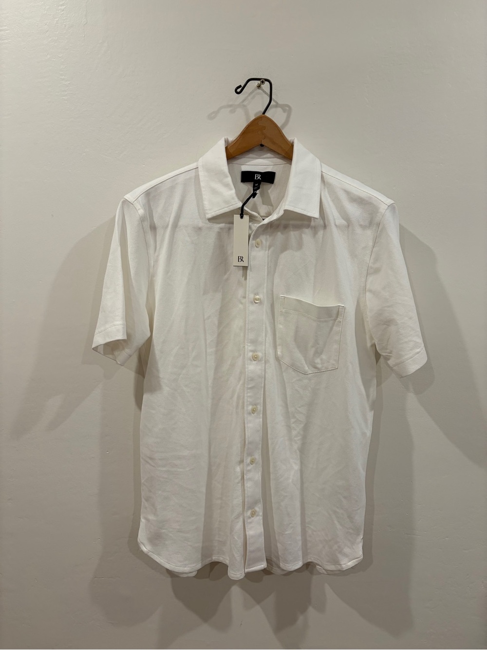 New with tags mens medium Banana Republic White Short-Sleeve Button-Up Shirt